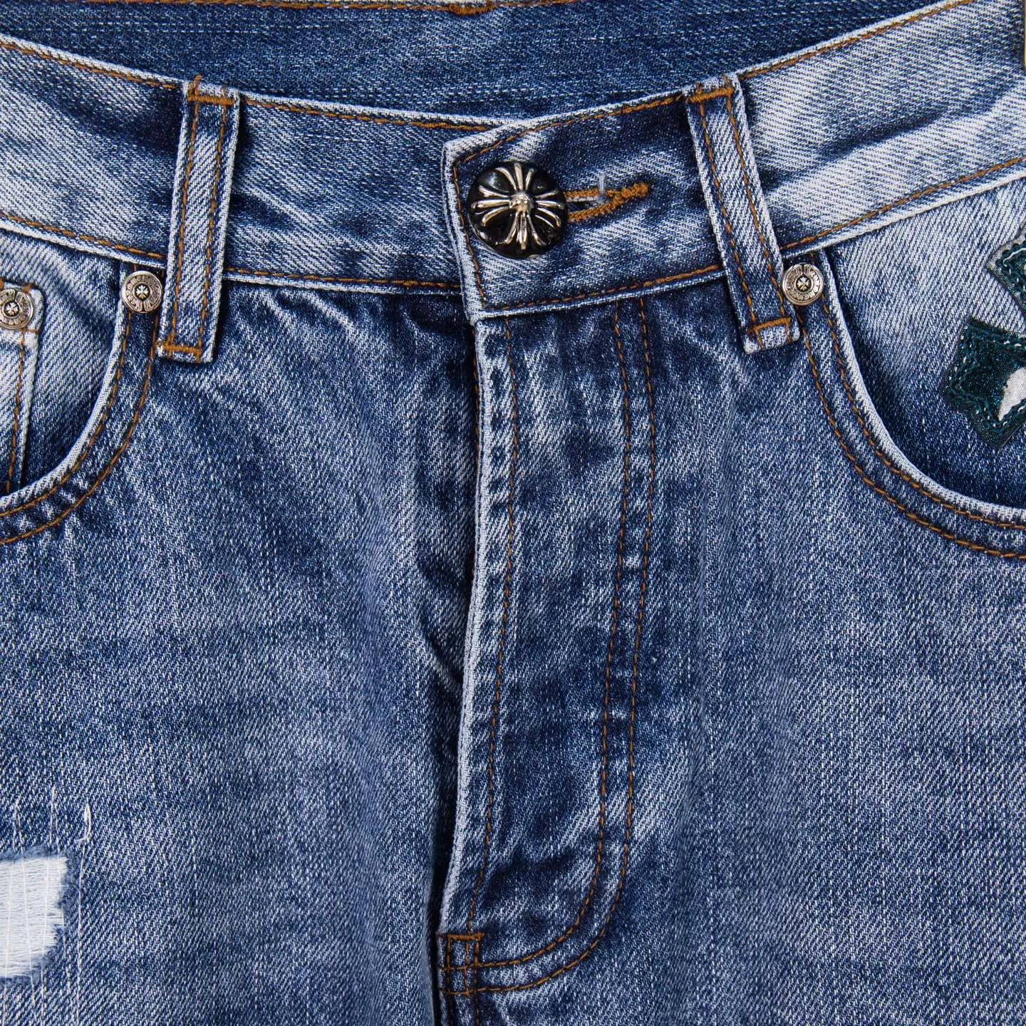 P280 (Higher version, evergreen style) Chrome Hearts/Chrome Hearts 25FW CH Blue Pants Starry Sky Hole Laminated Cross Bamboo Jeans. It adopts starry sky theme leather elements, mostly presented in the shape of a cross, with glitter on the leather surface. Unique design with simple and elegant details, exquisite workmanship, neat lines of the entire trousers, and perfect details! It’s also so cool that both men and women can easily control it. It’s a gender-neutral trendy up version. Style number: 1766# Color: blue Size: 28 30 32 34 36